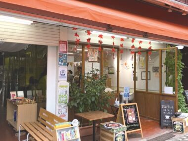 商店街の元八百屋さんを活用したふらっと立ち寄れる地域の居場所
